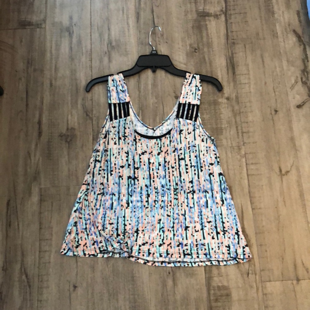 Cropped Flowy Tank.